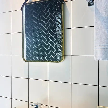 ホテル コンティ バイ ハッピーカルチャー